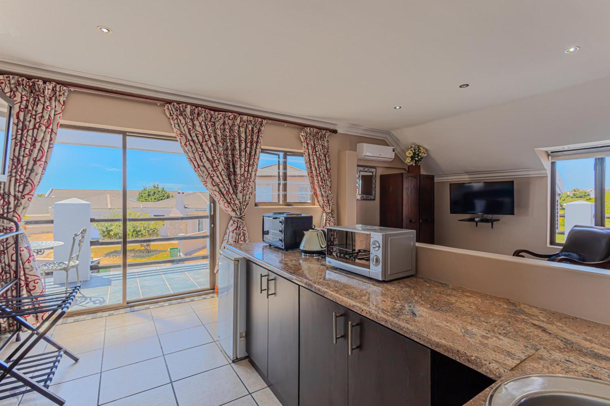 Holiday Guest House Лангебан Екстериор снимка