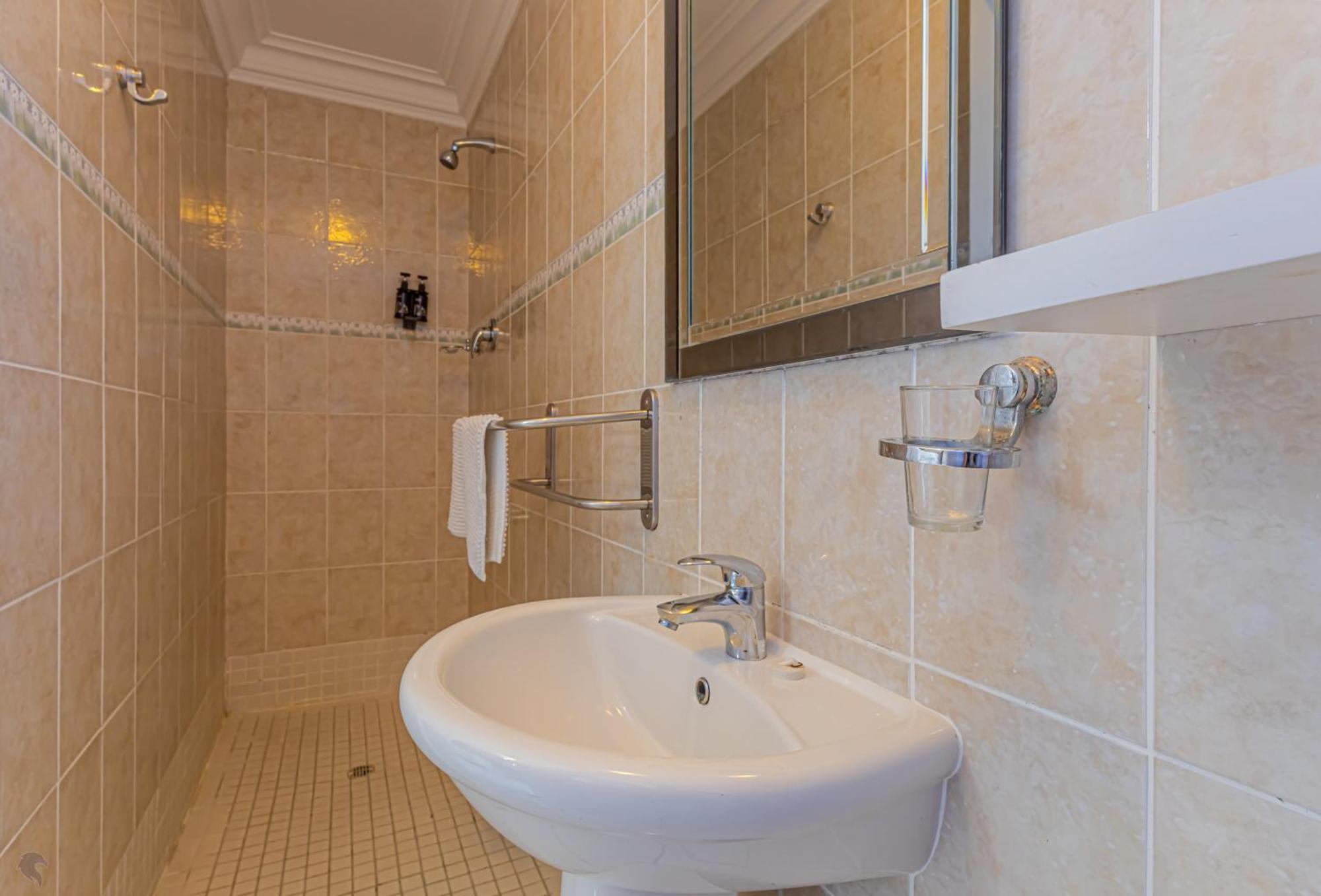 Holiday Guest House Лангебан Екстериор снимка